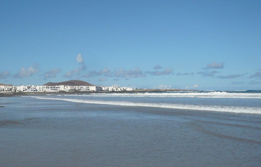 Absolute Beachfront Apartment Famara Exterior foto