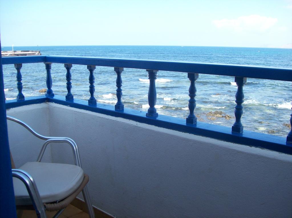 Absolute Beachfront Apartment Famara Exterior foto